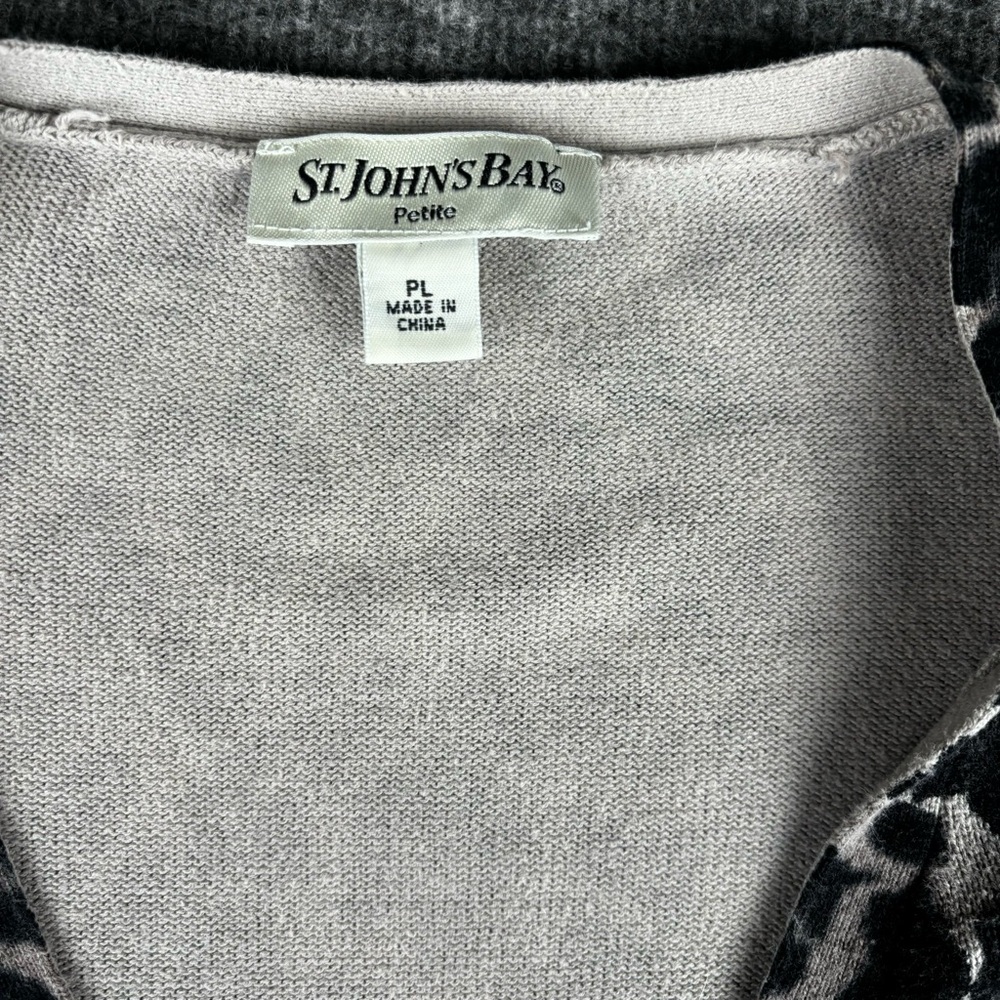 St. John's Bay Animal Print Sweater Cardigan Size Large Petite - Picture 5 of 5